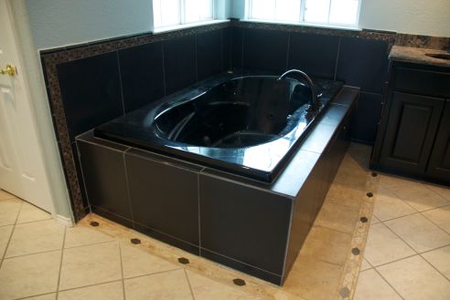 Black beauty (the ginormous jetted tub)
